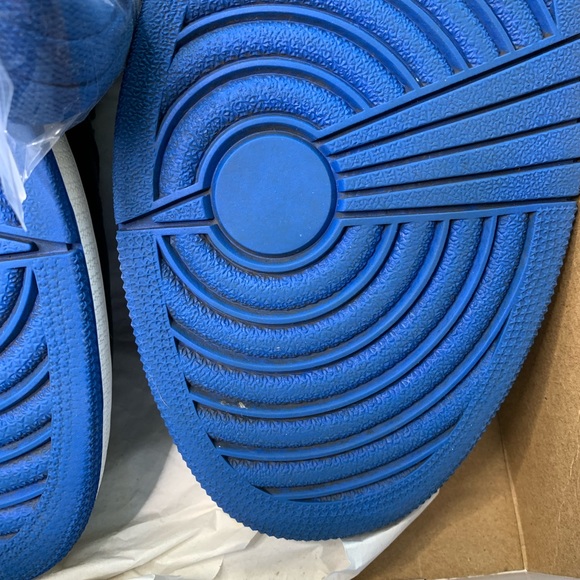Jordan 1 royal size 12 - Picture 2 of 7